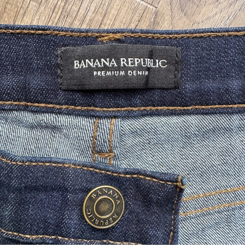 Banana Republic Premium Denim Dark Wash Girlfriend Jeans - Size 30 Long - Picture 7 of 12
